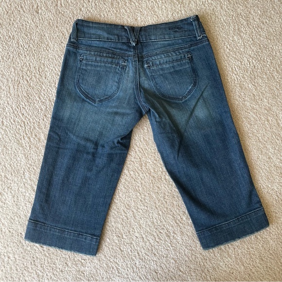 Refuge Premium Capri Jean Short - Picture 2 of 5